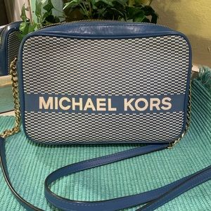 MICHAEL KORS JET SET BAG